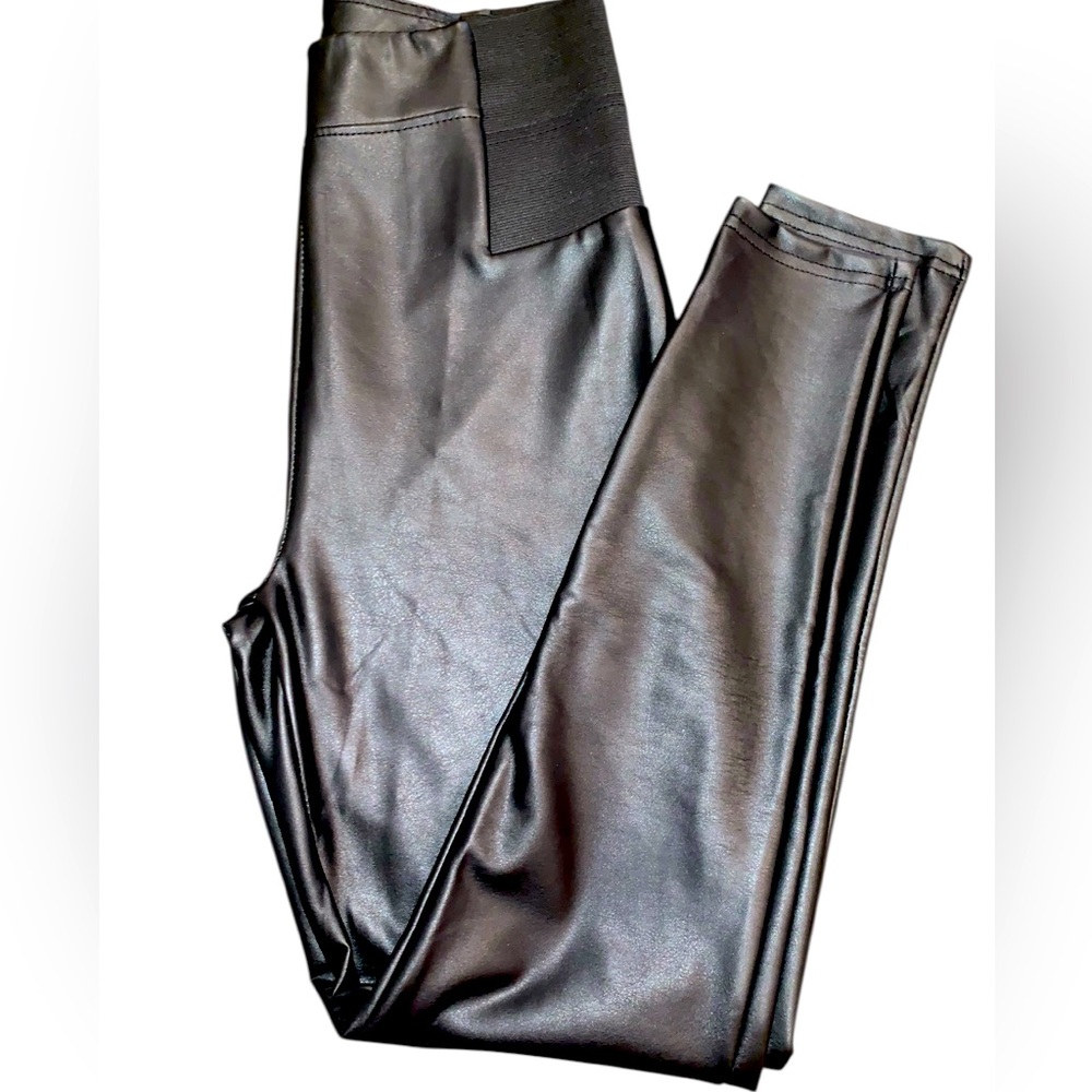 NEW DAY FAUX LEATHER/SPANDEX LEGGINGS NWT! EXCELLENT CONDITION!! NEVER WORN!